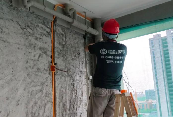 恒彩家装产业化水电师傅孙方绪：我是恒彩家装产业化工人，我很自豪2.jpg
