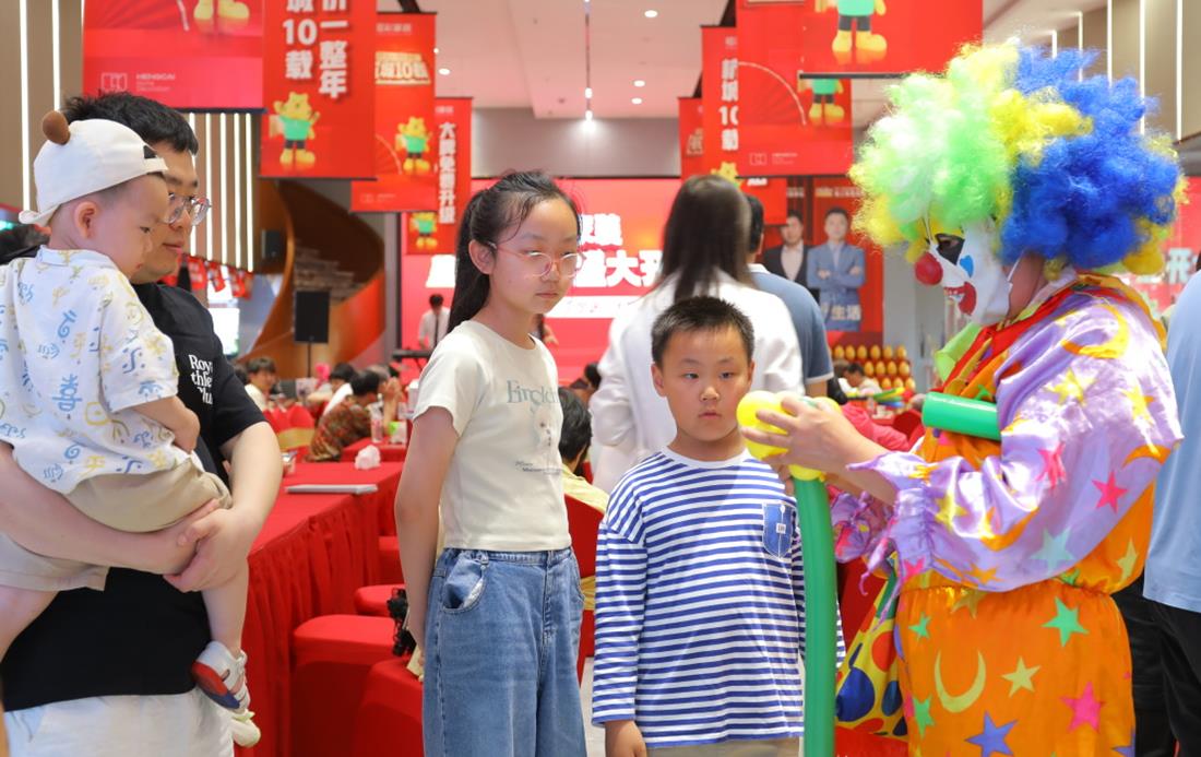 恒彩重装开业趣味活动.jpg